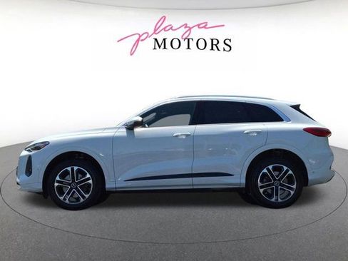 Certified 2025 Audi Q5 Premium AWD/4WD image 8