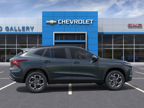 New 2026 Chevrolet Trax LT w/ LT Convenience Package FWD image 6