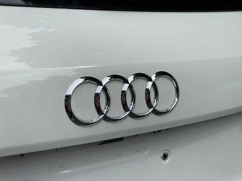 Used 2018 Audi Q3 2.0T Premium Plus w/ Premium Plus Package AWD/4WD image 32
