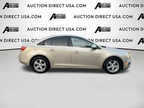 Used 2015 Chevrolet Cruze LT w/ Technology Package FWD image 22