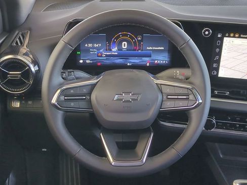 New 2026 Chevrolet Equinox LT w/ Convenience Package II FWD image 18