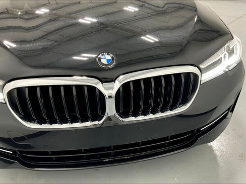 Used 2023 BMW 530i w/ Premium Package image 37