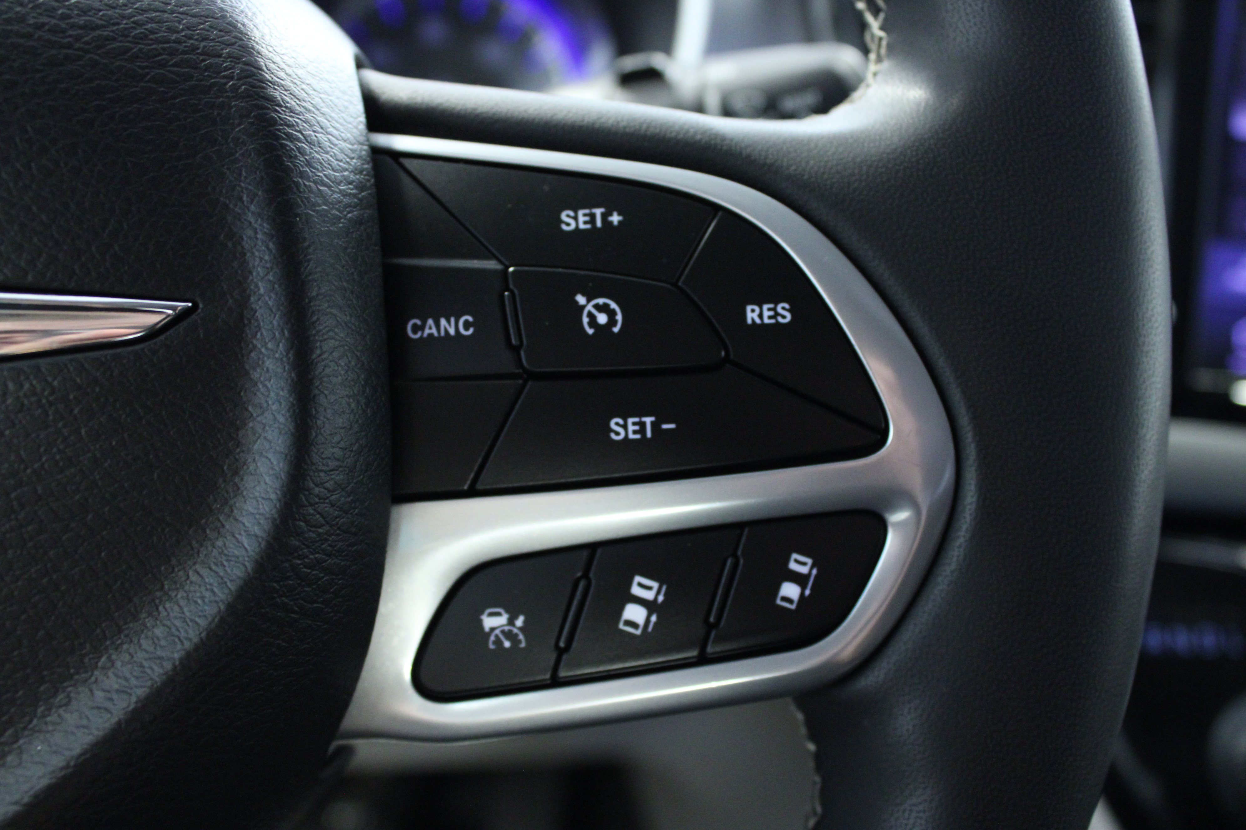 Used 2022 Chrysler Pacifica Touring-L FWD image 22