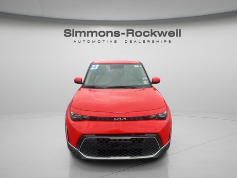 Used 2023 Kia Soul LX w/ Option Group 015 FWD image 8