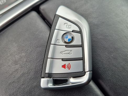Used 2022 BMW X7 xDrive40i w/ M Sport Package AWD/4WD image 37