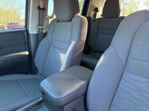 Used 2024 Nissan Frontier S w/ Tow Package image 18