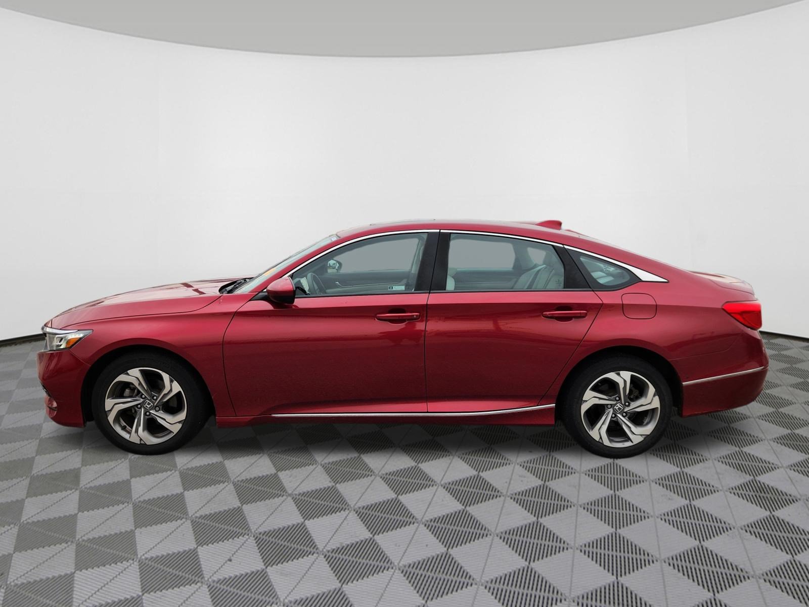 Used 2020 Honda Accord EX image 5