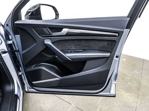 Used 2020 Audi SQ5 Premium Plus w/ Premium Plus Package image 24