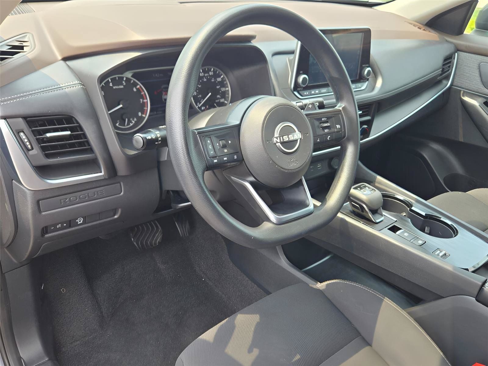Used 2023 Nissan Rogue S FWD image 18