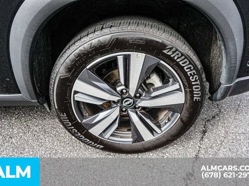 Used 2026 Nissan Rogue SL FWD image 17