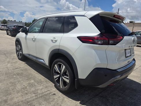 Used 2023 Nissan Rogue SL AWD/4WD image 3