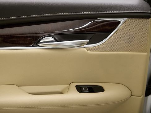 Used 2017 Cadillac XT5 Luxury w/ Driver Awareness Package image 24