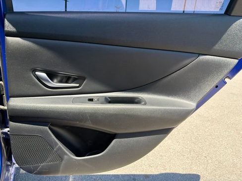 Used 2023 Hyundai Elantra Limited w/ Cargo Package FWD image 12