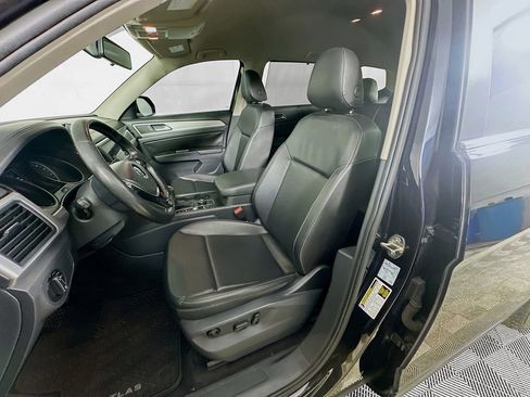 Used 2018 Volkswagen Atlas SE AWD/4WD image 24