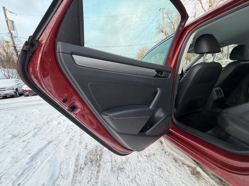 Used 2015 Volkswagen Passat TDI SE image 23