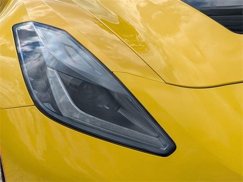 Used 2019 Chevrolet Corvette Stingray Coupe w/ Carbon Flash Badge Package image 10