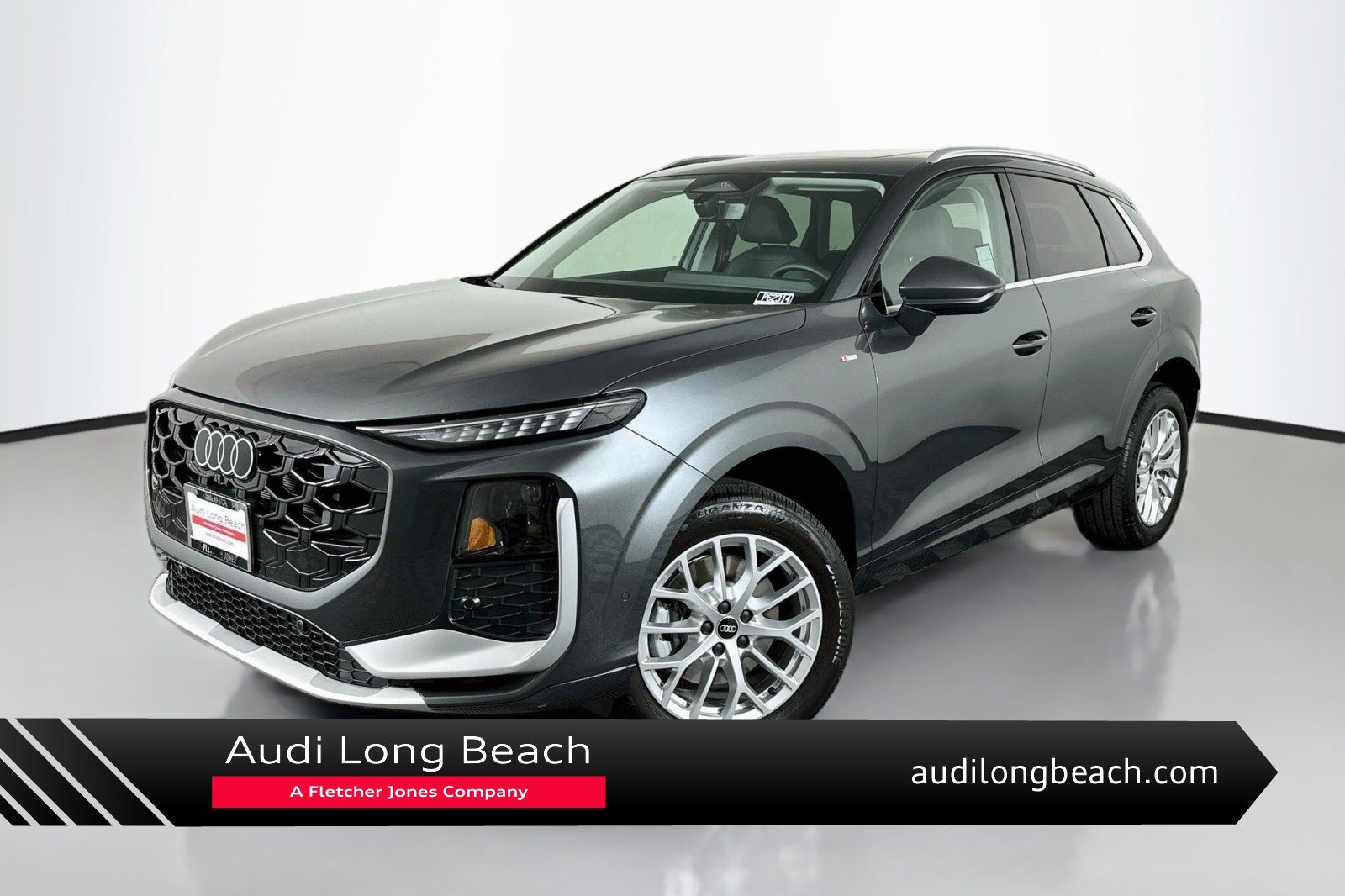 Used 2026 Audi Q3 quattro 2.0T w/ Driver Assistance Package AWD/4WD image 1