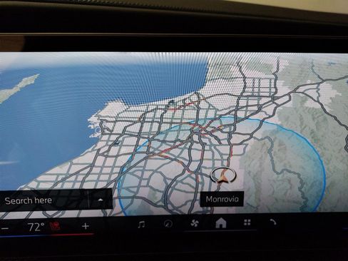 Used 2025 BMW i7 eDrive50 w/ M Sport Package RWD image 19