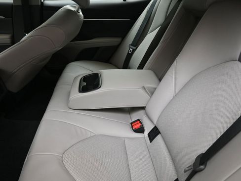 Used 2023 Toyota Camry XLE image 20