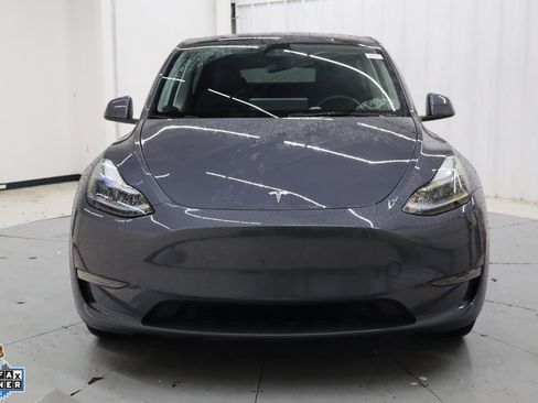 Used 2023 Tesla Model Y 2WD image 9