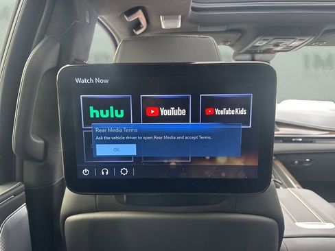 Used 2024 Cadillac Escalade ESV Premium Luxury Platinum image 15