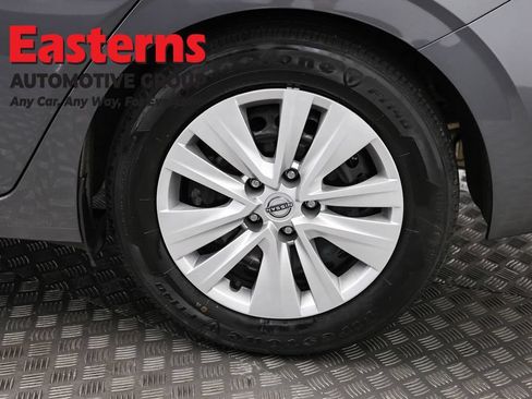 Used 2025 Nissan Sentra S FWD image 32