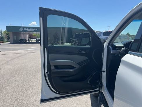 Used 2018 Chevrolet Suburban LT AWD/4WD image 32