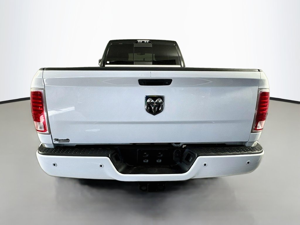 Used 2016 RAM 3500 Laramie w/ Convenience Group AWD/4WD image 6