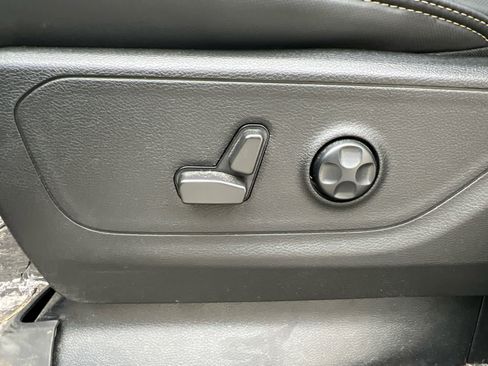 Used 2021 RAM 1500 Big Horn w/ Built-to-serve Edition image 16