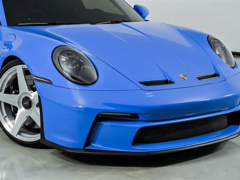 Used 2022 Porsche 911 GT3 RWD image 2