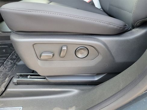 New 2025 GMC Hummer EV 2X image 11