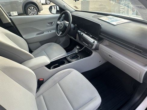 Used 2024 Hyundai Kona SEL image 8