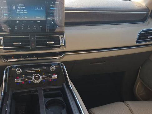 Used 2023 Lincoln Navigator L Reserve image 20