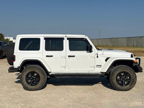 Used 2021 Jeep Wrangler Unlimited Sahara AWD/4WD image 5