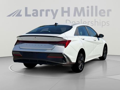New 2026 Hyundai Elantra SEL Sport Premium FWD image 7