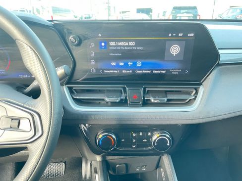 Used 2025 Chevrolet TrailBlazer LT image 21