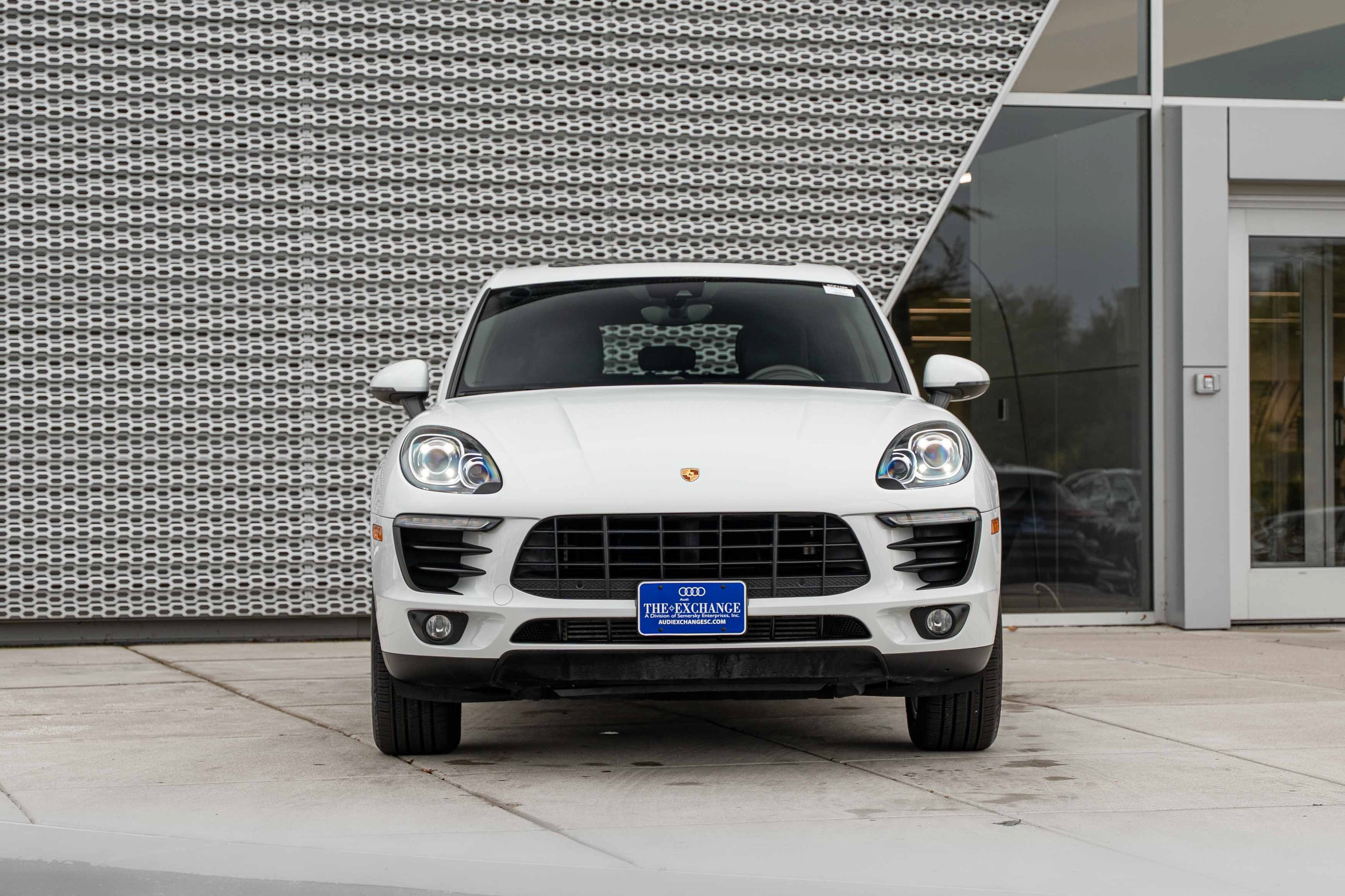 Used 2017 Porsche Macan AWD/4WD image 32