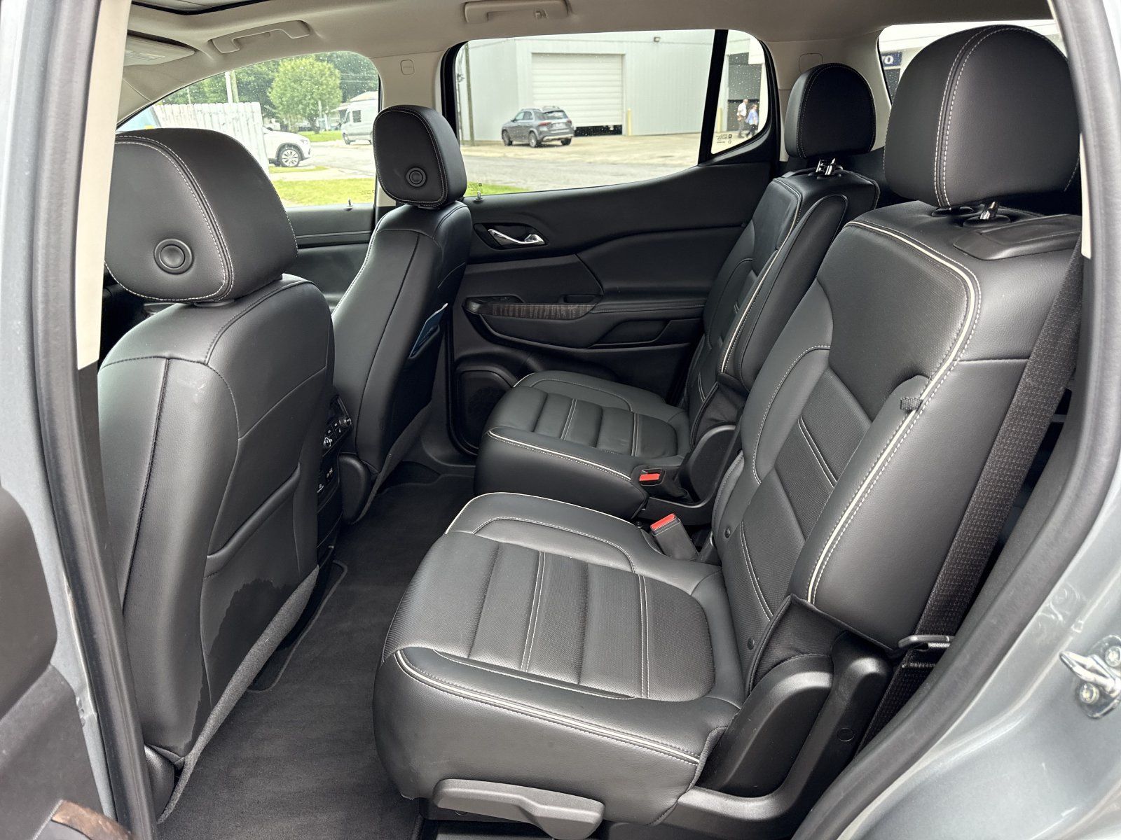 Used 2023 GMC Acadia Denali w/ Denali Ultimate Package FWD image 10