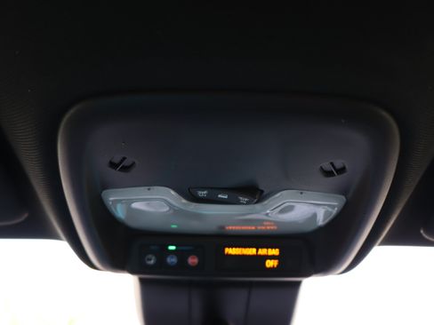 Used 2025 Chevrolet Colorado Trail Boss AWD/4WD image 29