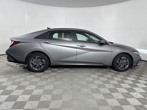 Certified 2024 Hyundai Elantra SEL FWD image 9