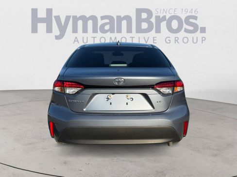 Used 2025 Toyota Corolla LE w/ LE Premium Package FWD image 4