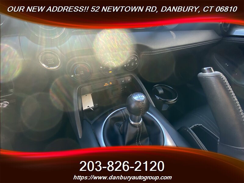 Used 2021 MAZDA MX-5 Miata Club RWD image 18