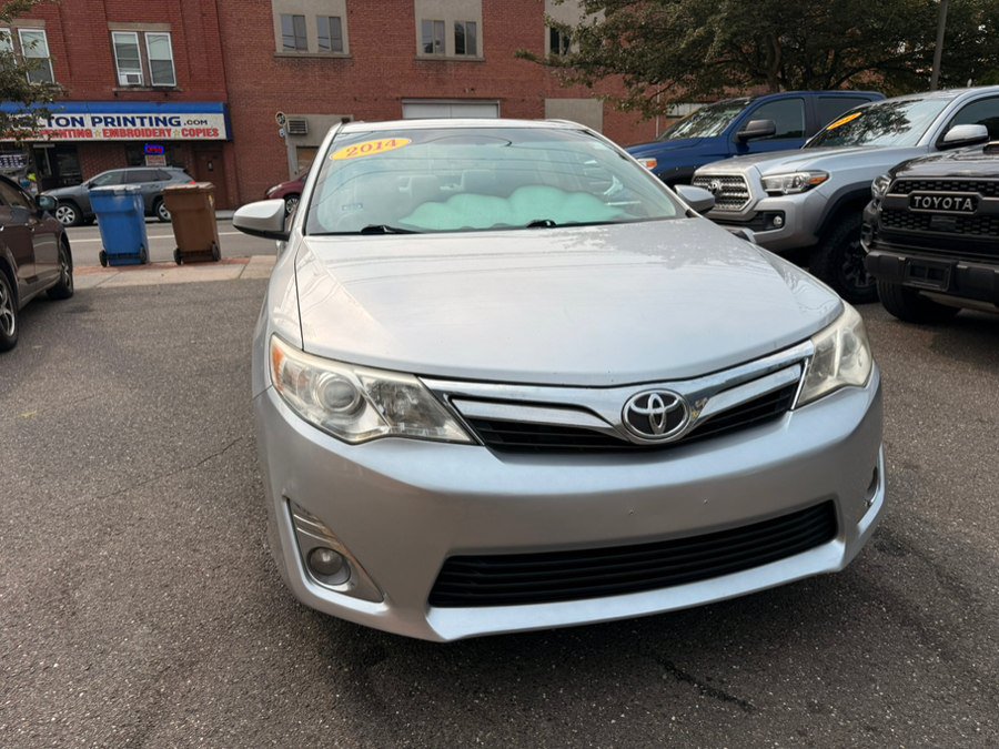 Used 2014 Toyota Camry XLE FWD image 1