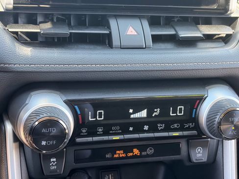 Used 2024 Toyota RAV4 XLE FWD image 21