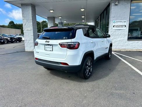 New 2025 Jeep Compass Limited w/ Sun & Sound Group image 5