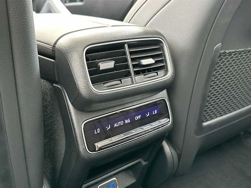 Used 2026 Mercedes-Benz GLS 450 4MATIC image 27