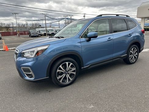 Used 2020 Subaru Forester Limited w/ Popular Package #3 image 2