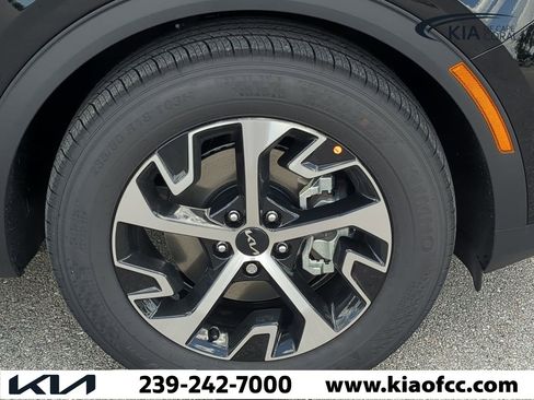 New 2025 Kia Sportage EX image 11