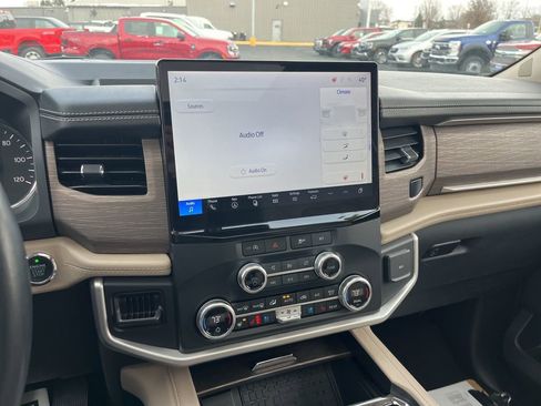 Used 2024 Ford Expedition Max Limited image 24