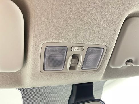 Certified 2025 Hyundai Venue SEL FWD image 32